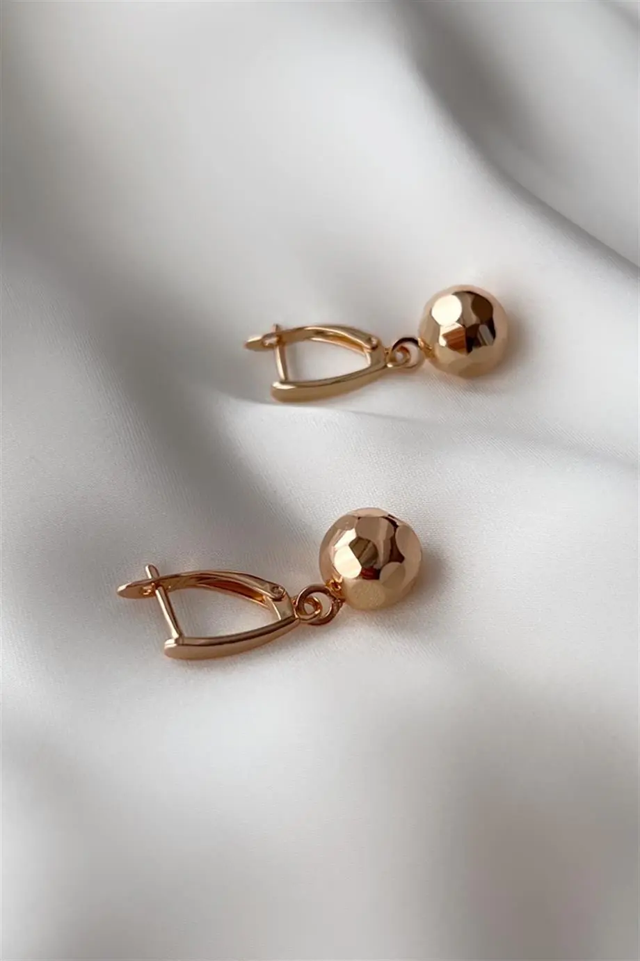 Angular Sphere Özel Seri Küpe