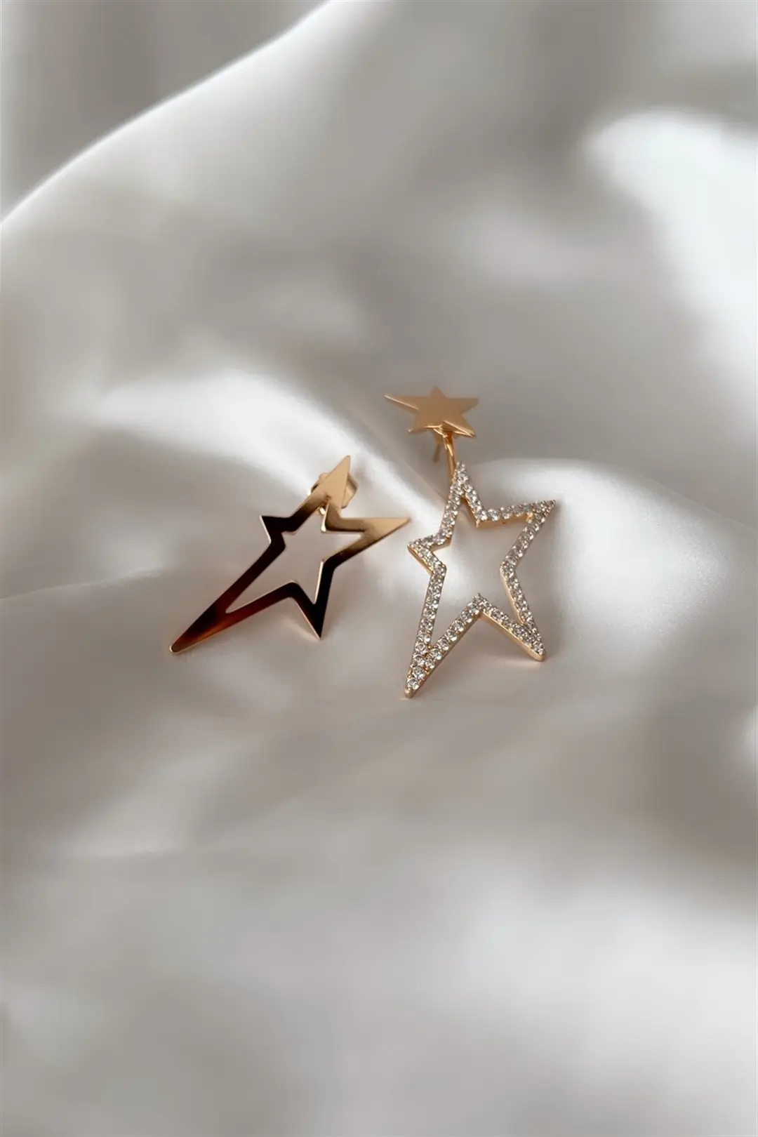 Asymmetrical Star Özel Seri Küpe