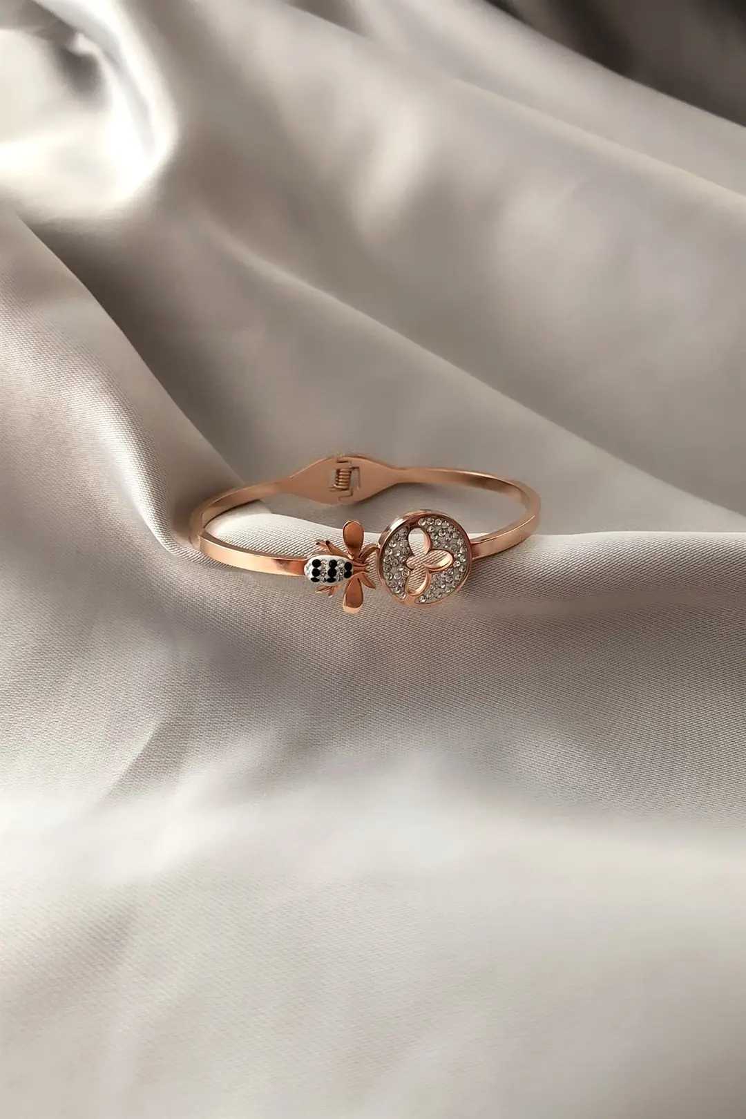 Arılı Çelik Bileklik