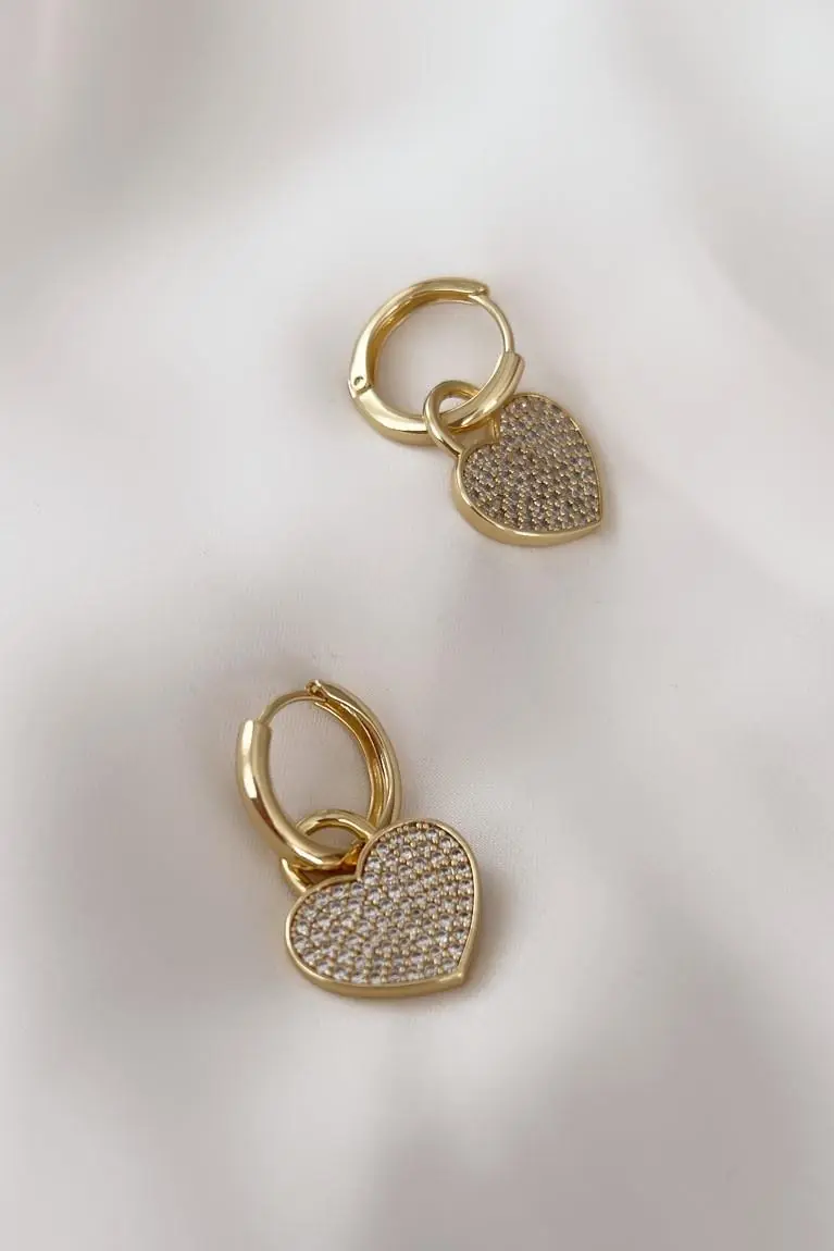 Badge Özel Seri Küpe