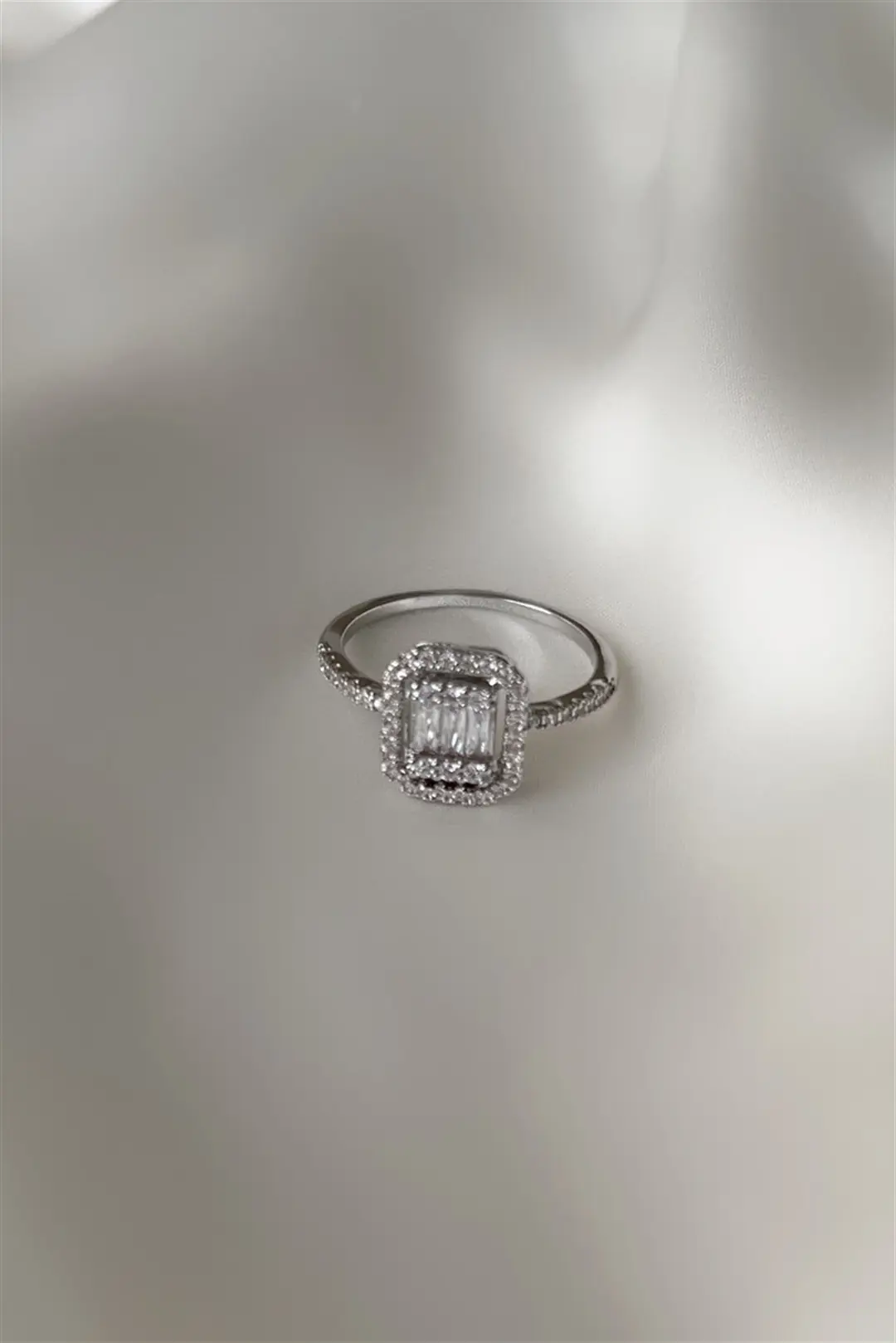 Baguette Zircon Özel Seri Yüzük