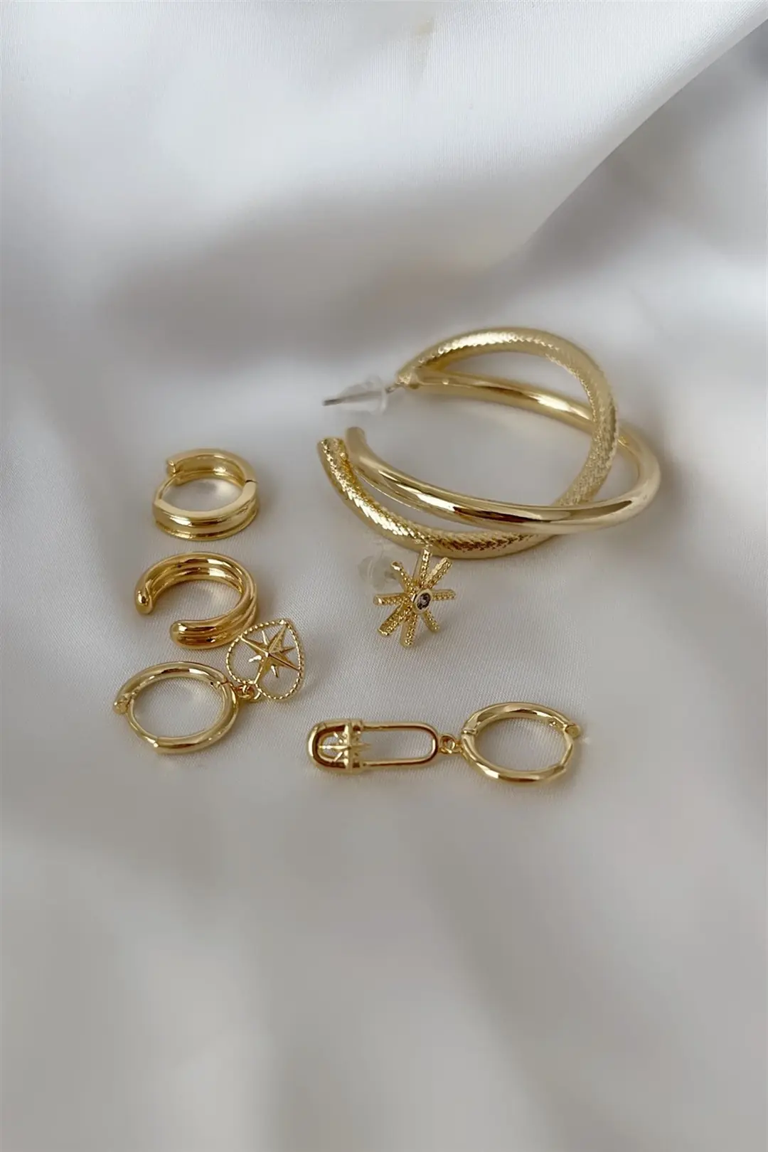 Alicia Özel Seri Küpe Seti