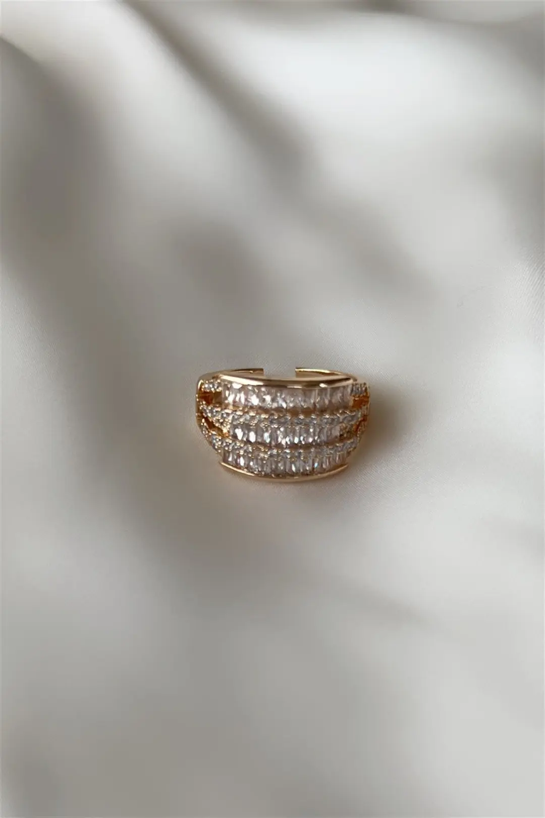 Abundant Zircon Özel Seri Yüzük