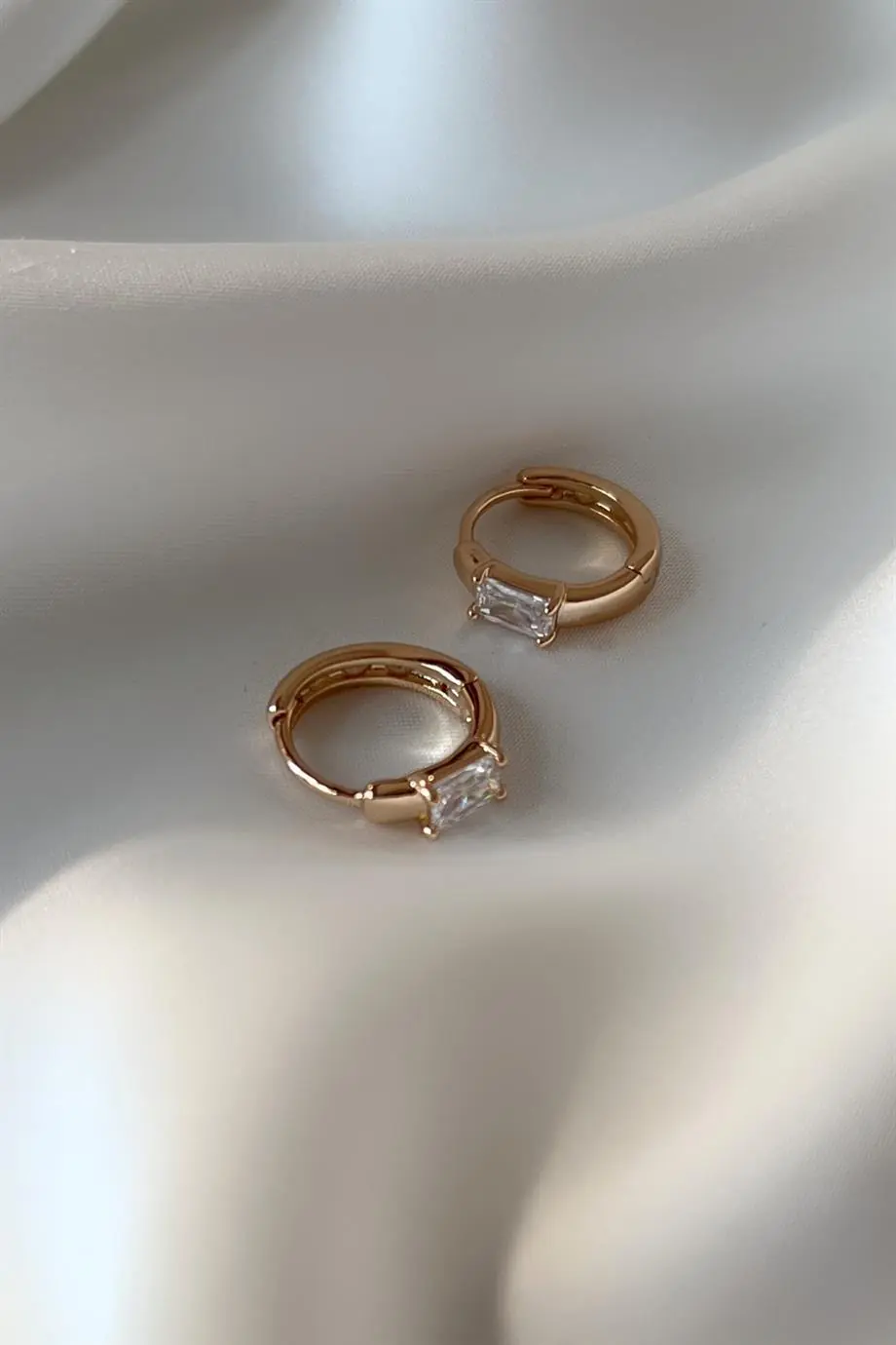 Baguette Solitaire Özel Seri Küpe