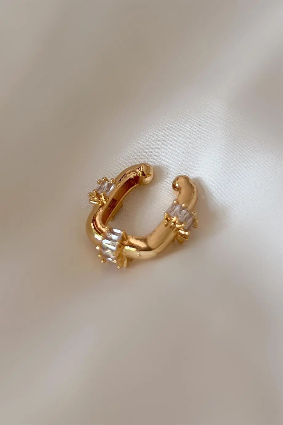 Baguette Zircon Özel Seri Kıkırdak Küpesi